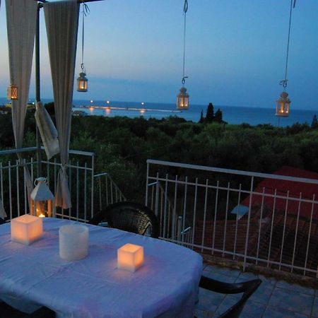 Traditional Room The Small Museum Ionian Sea Kastro-Kyllini 外观 照片